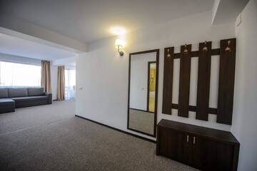 Фото номера Суперлюкс с кроватью размера &quot;king-size&quot; Гостевой дом Casa lui Matei г. Băltenii de Sus 10